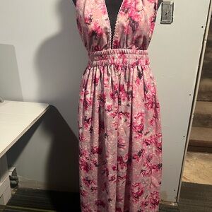 Elegant Floral Maxi Dress in Pink